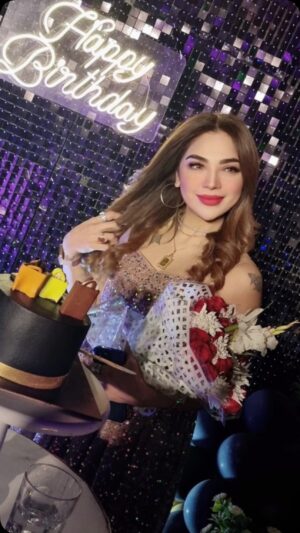 Natasha Ali Instagram - Pre birthday celebration @hanis_cakes  @birthdayeventplannerkarachi