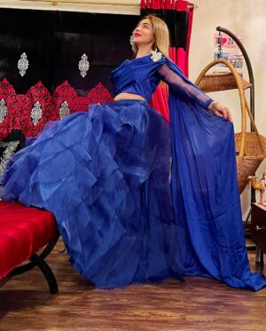 Natasha Ali Instagram - #winterslove #loveblue #besmart #behonest #bepositive  #lovemywork #weddingseason wardrobe by @shumailakhurramsk ❤️