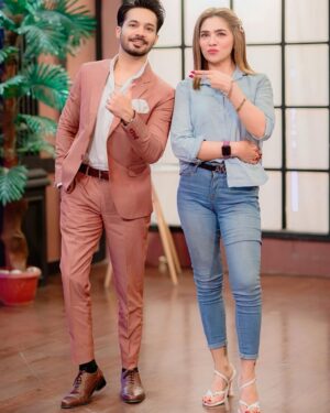 Natasha Ali Instagram - #aryzindagi #alatenightshow @ayazsamoo