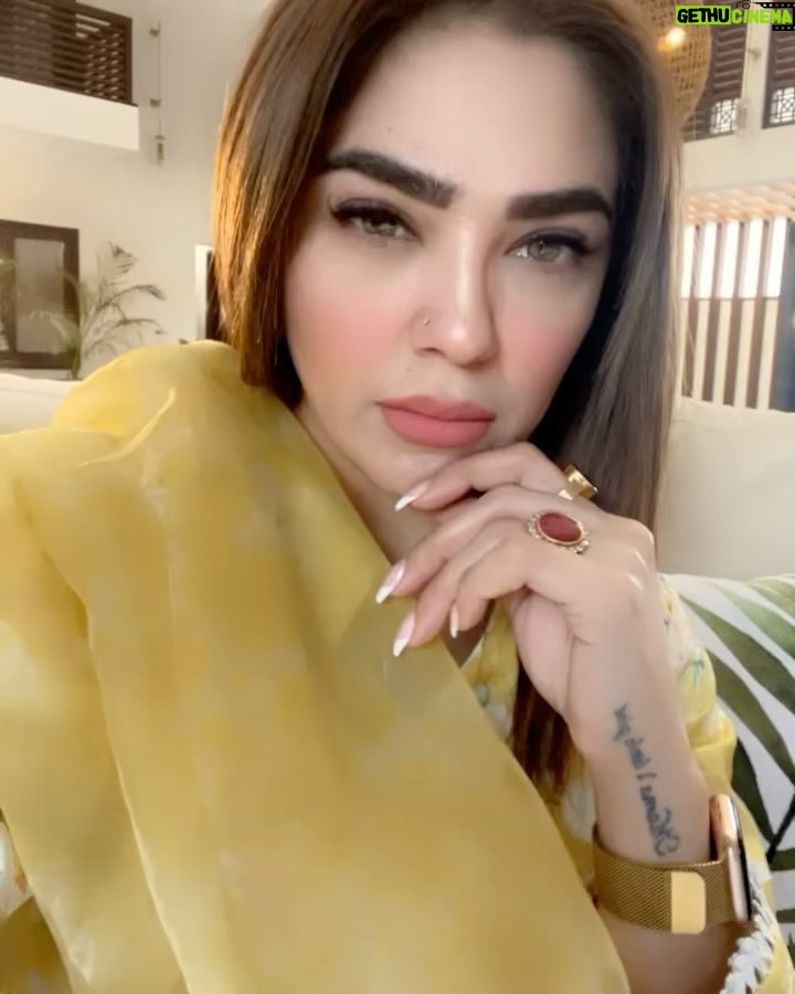 Natasha Ali - 26.8K Likes - #newday #newproject #lovemywork #loveisintheair @mikaalzulfiqar beautiful wardrobe by @sidrat_couture ❤️