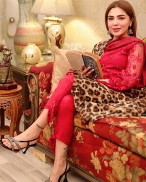 Natasha Ali Instagram - #lahorewinter #somethingnew #tvcshoot #lovemywork photography by @irfanraoproduction