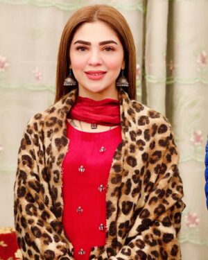 Natasha Ali Instagram - #lahorewinter #somethingnew #tvcshoot #lovemywork photography by @irfanraoproduction
