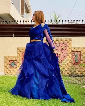 Natasha Ali Instagram - #winterslove #loveblue #besmart #behonest #bepositive  #lovemywork #weddingseason wardrobe by @shumailakhurramsk ❤️