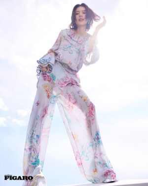 Natsuki Deguchi Instagram - @madamefigarojapon 
5月号💜

#madameFIGAROjapon

photography: @akinoriito_i
styling: @chikako_aoki
hair: @tada.keiko
makeup:@naoykwatnb
editing: @mamiaiko