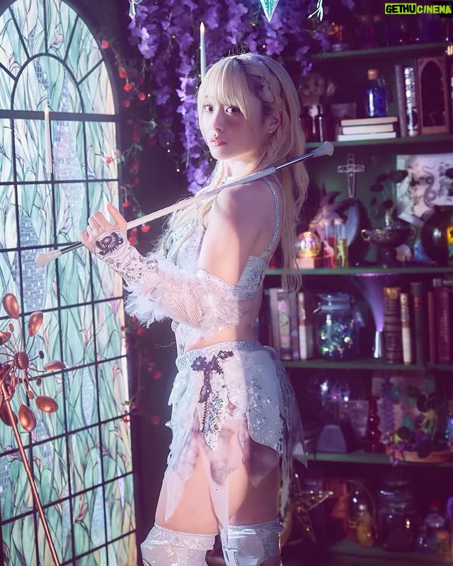 Natsumi Maki - 6.5K Likes - 横断歩道で信号まちをしてる時、こんな事を考えちゃう。
あのおばあちゃんはどんな人生を生きてきたのかなぁ〜どんな青春があったのかなぁ〜どんな恋愛したのかなぁ〜どんな事で泣いてどんな事で笑ったんだろう〜
素敵だなぁ〜て🤭✨
ところで、、、みんなは元気ー??
私は超元気だよー😬✨笑
#natsupoi #なつぽい