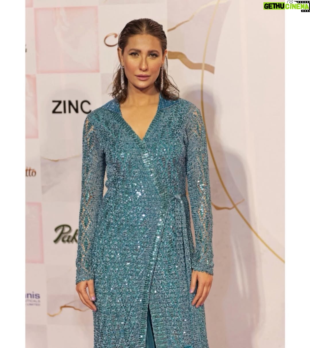 Nausheen Shah - 3.3K Likes - I had so much fun representing an exclusive brand like Delphi for the second time as its the only brand in Pakistan that has brought the work of amazing female artisans from Kashmir and potohar region - my birthplace - on to the forefront of mainstream fashion! Kudos to the designing Team, Nida Tapal and the amazing workers for creating such unique ensembles which can be worn to any red carpet event be it local or international ! Be Pakistani and buy Pakistani ! Also special mention of the stunning earrings provided by Allure by MHT!
@allurebymht
@nabila_salon
#FPwintergala #fppinkcarpet #fashionpakistan #fp2021 #nausheenshah #nidaasadtapal #delphionline #allurebymht