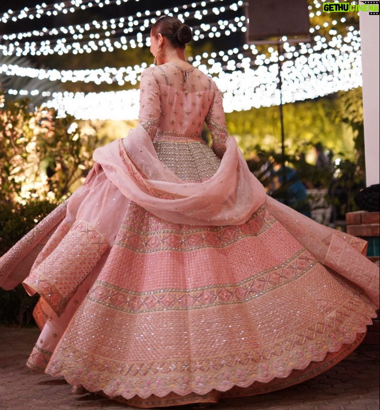 Nausheen Shah - 5K Likes - Thank you @hussainrehar for your love and respect. You never said no to me and I am truly grateful for that.
. .
@hussainrehar.official
@nabila_salon
@alijaverijewelers
!
!
#weddingdress #lahoreweddings #lahorefashion #kpk #pakistan #karachiblogger #karachiites #nausheenshah