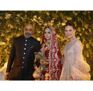 Nausheen Shah Instagram - Zara, my love, You have always been a brave girl who has never been shy to stand for the truth and speak out for what’s right. You are one of the most strongest and resilient women I have known.

Many congratulations on your wedding. Farhan is a great guy and I am sure you two will spend your lifetime in happiness and in love.

Lots of love and duas for you both ❤️ 
@faran.tahir @ztareen 
.
.
#lahore #wedding #mashallah #zara #happiness