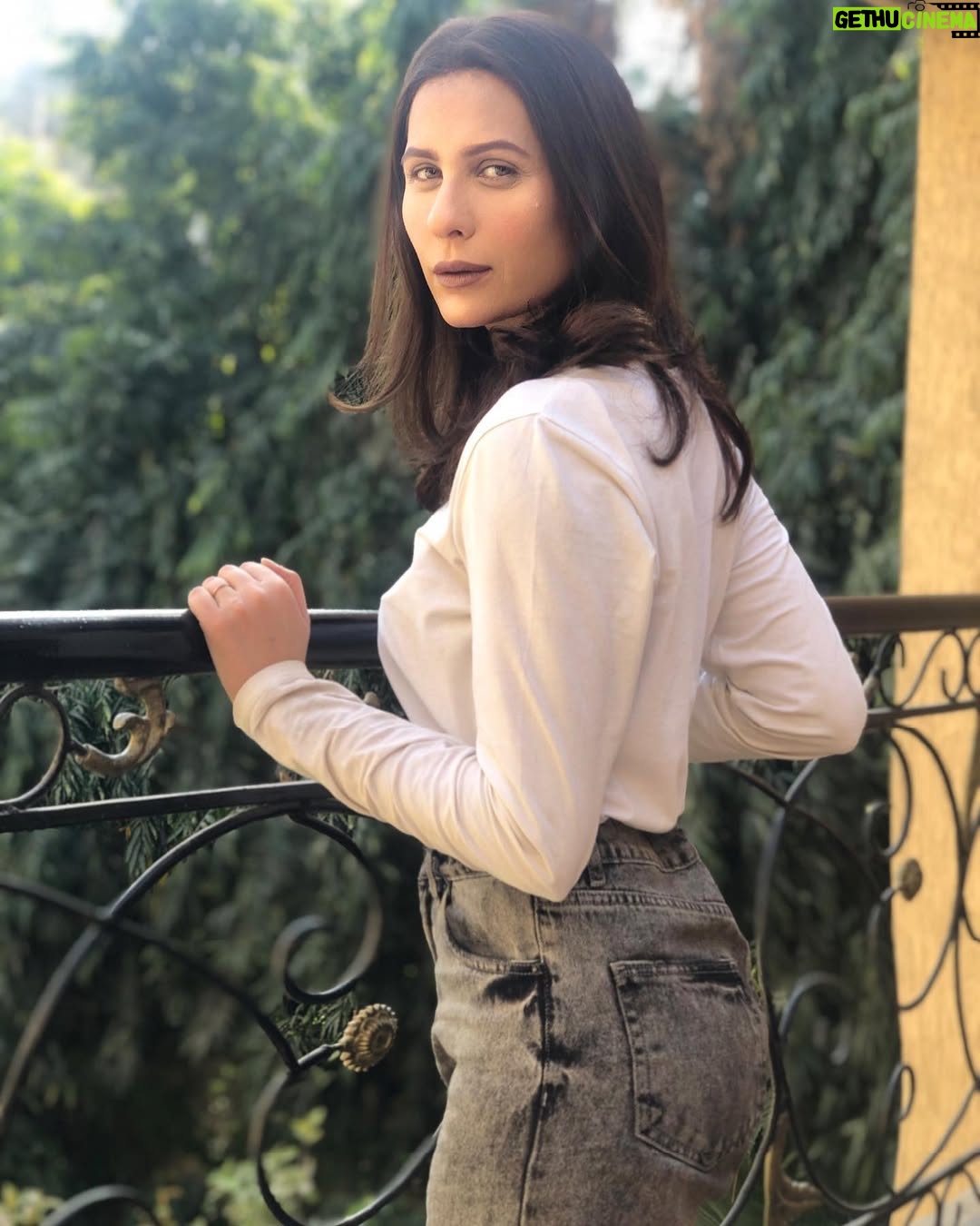 Nausheen Shah - 2.1K Likes - Ye real talk hai brother ke hustle ruk jaati agar. Toh us manzil pe kaise pohonch te ke janaa hai jidher. Aane waale kal ki khabar hai na guzre kal ki fiker. Game daal di heavy baby tu vibe’ toh pakad💫
!
@talhahanjum
#nausheenshah #karachi #pakistan #rapmusic #talhaanjum