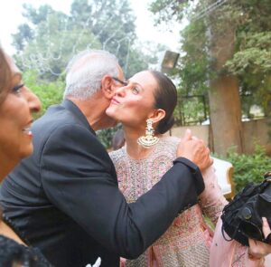 Nausheen Shah Instagram - Zara, my love, You have always been a brave girl who has never been shy to stand for the truth and speak out for what’s right. You are one of the most strongest and resilient women I have known.

Many congratulations on your wedding. Farhan is a great guy and I am sure you two will spend your lifetime in happiness and in love.

Lots of love and duas for you both ❤️ 
@faran.tahir @ztareen 
.
.
#lahore #wedding #mashallah #zara #happiness