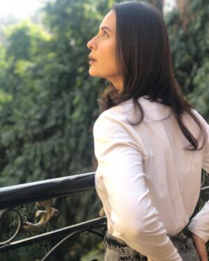 Nausheen Shah Instagram - Ye real talk hai brother ke hustle ruk jaati agar. Toh us manzil pe kaise pohonch te ke janaa hai jidher. Aane waale kal ki khabar hai na guzre kal ki fiker. Game daal di heavy baby tu vibe’ toh pakad💫
!
@talhahanjum 
#nausheenshah #karachi #pakistan #rapmusic #talhaanjum