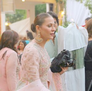 Nausheen Shah Instagram - Zara, my love, You have always been a brave girl who has never been shy to stand for the truth and speak out for what’s right. You are one of the most strongest and resilient women I have known.

Many congratulations on your wedding. Farhan is a great guy and I am sure you two will spend your lifetime in happiness and in love.

Lots of love and duas for you both ❤️ 
@faran.tahir @ztareen 
.
.
#lahore #wedding #mashallah #zara #happiness