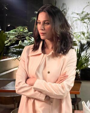 Nausheen Shah Instagram - Notorious yet Calm Minister Zareen Shah
!
#newmovie #nausheenshah #comingsoon #pakistan #power #politics