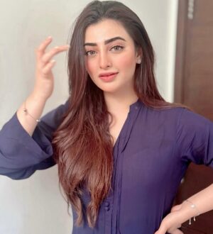 Nawal Saeed Instagram - Working Sundays 🫰🏾