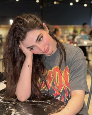 Nawal Saeed Instagram - The day has to end with me dropping something on my clothes this time it was the salad tray in picture #5 🤦🏻‍♀️ #anywaysmybestfriendwinsasaphotographer