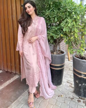 Nawal Saeed Instagram - @sohaye.official 🌸