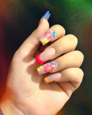 Nawal Saeed Instagram - - 💫

Lenses - @kiyowoeyes x
Nails - @thetriosalon_clifton x