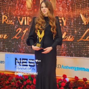 Naz Elmas Instagram - 