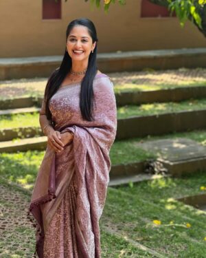 Neetha Ashok Instagram - Embracing elegance, one pleat at a time. Confidence in every drape.

Wearing @rishi_designs11 
Accessories @taapra_jewels 
#SareeSwag
