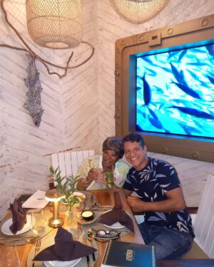 Neusa Borges Instagram - Nada como comemorar o aniversário viajando com o melhor amigo, obrigado meu Deus por esse presente 🙏🏾. Amando esses dias aqui na Cidade do Panamá.

#neusaborges 
#panamá