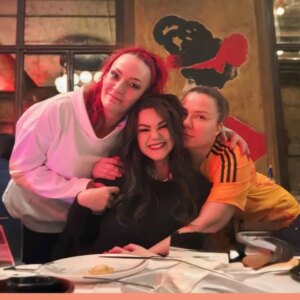 Nez Instagram - Happy birthday 🎂 🎈 

All about last night 💃🏾🕺🏾🥰

Love you all ❤️