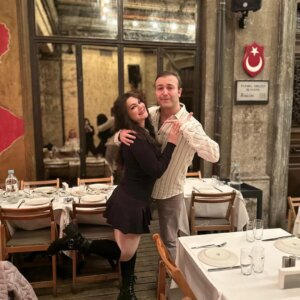 Nez Instagram - Happy birthday 🎂 🎈 

All about last night 💃🏾🕺🏾🥰

Love you all ❤️
