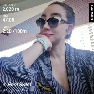 Nicole Theriault Instagram - Swim it off! 
#2000meters #nonstop