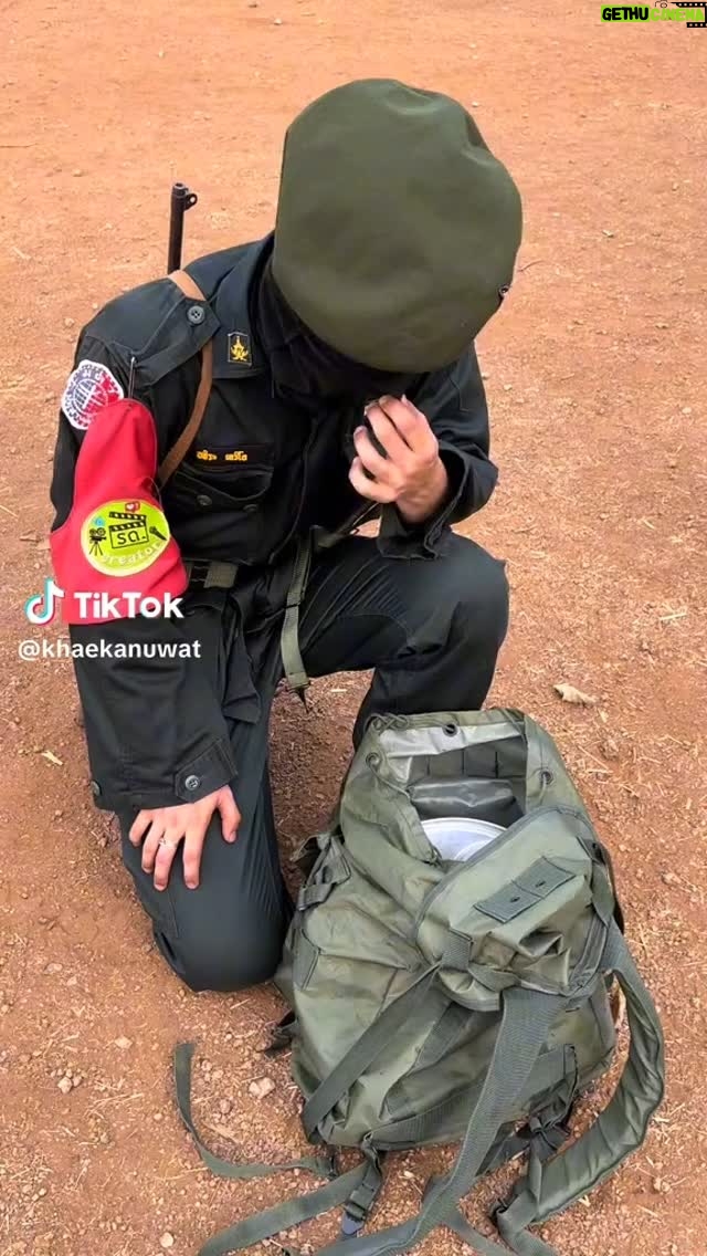 Nicole Theriault - 1.2K Likes - Ants!! #มดขึ้นหมูปิ้ง #อดเลย #เขาชนไก่ #รด #militarytraining #tigger @tiggerachira gnest @gmmgrammy