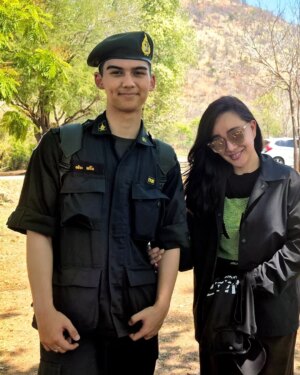 Nicole Theriault Instagram - 🫡 #รดปี3 #เขาชนไก่ #nikkitigger #แม่แดง #DaddyBob @tiggertheriault @tiggertheriault