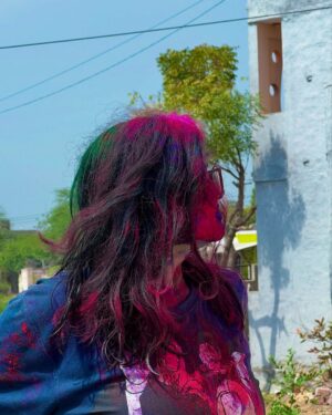 Nidhi Narwal Instagram - Slide 1,2,3 : behen ke saath kheli holi
Slide 4,5,6 : bhai ke saath kheli holi

Hope you all had a happy holi 💕✨