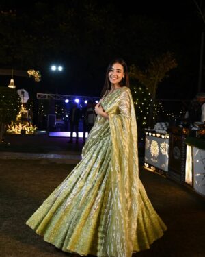 Nikeet Dhillon Instagram - BINDAAS 😎

Last slide is my LOVE 😍♥️

Outfit @simrandhillon.designs 
MUA @adornedbyzeena