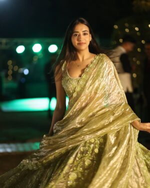 Nikeet Dhillon Instagram - BINDAAS 😎

Last slide is my LOVE 😍♥️

Outfit @simrandhillon.designs 
MUA @adornedbyzeena