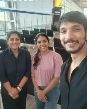 Nikhila Sankar Instagram - BTS from the sets of #suzhal2 🤍🫂

Some beautiful memories that I have been holding back from posting for the last 1 year and I'm overwhelmed as the time has now come to show the world all these beautiful moments which I'll always cherish throughout my life.. 
Beautiful friendships. New work experience with @wallwatcherfilms 
My stunt double ⏩ 
Loved watching @manjimamohan , Our Nagamma on screen and in person! 🫂🤍 

Thank you so much for making me a part of this. I'll always and always he grateful 🙏 🤍

@pushkar.gayatri @primevideoin @wallwatcherfilms
@kathir_l @aishwaryarajessh 
@brammaofficial @sarjun_km @samcsmusic 
@lal_director @actorsaravanan @manjimamohan @gourigkofficial @samyukthaviswanathan @monisha.blessy @rinibot  @shri__sha
@abhiramibose @nikhila_sankar_ @kalaivanibhaskar
@officially_ashwini @chandiniofficial @moulistic
@abrahamjoseph001 @editorrichardkevin.a 
@arunvenjaramoodu00 @gowthamselvarajoffl @guha812 @srikrish_choreographer @subhaskaar
@okvijay @dineshsubbarayan @dhilipsubbarayan @cinema_scopes @kanishprabhu @chakkaravarthy_n @anand.ramachandran11 #Prabhakaran @anthony.daasan @kapilkapilanmusic  @singer_diwakar @viveka_lyricist
