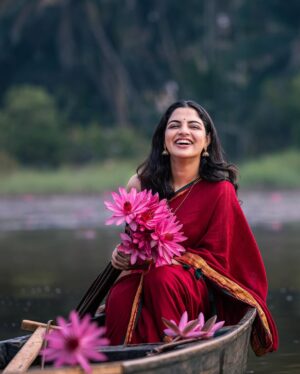 Nikhila Vimal Instagram - Happy 365♥️
@circles_0f_confusion