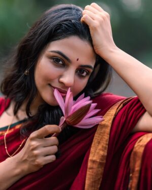 Nikhila Vimal Instagram - Happy 365♥️
@circles_0f_confusion