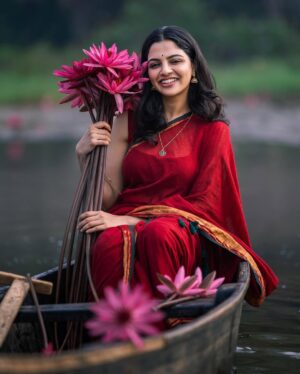 Nikhila Vimal Instagram - Happy 365♥️
@circles_0f_confusion
