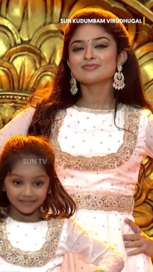 Nikitha Rajesh Instagram - Mom and daughter 😍

#SunTV #SKV2025 #SunKudumbamViruthugal2025 #SunReels #SunDigital