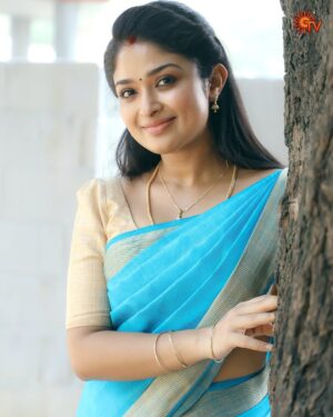 Nikitha Rajesh Instagram - Royal charm 😍

மல்லி | திங்கள் - ஞாயிறு | 10.30 PM

#SunTV #Malli #MalliOnSunTV #TamilSerials #Serials #SunDigital