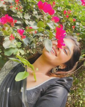 Nimeshika Radhakrishnan Instagram - 🖤🖤💫💫💎💎
.
.
.