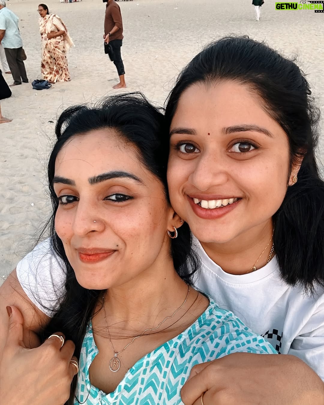 Nimmy Arun Gopan - 5.4K Likes - Beach girl forever! ♾️ 🌅
A calm and fulfilling weekend well spent ✨
@arungopanlive @babyaaryan_ @nivi_tha.kalyani ❤️