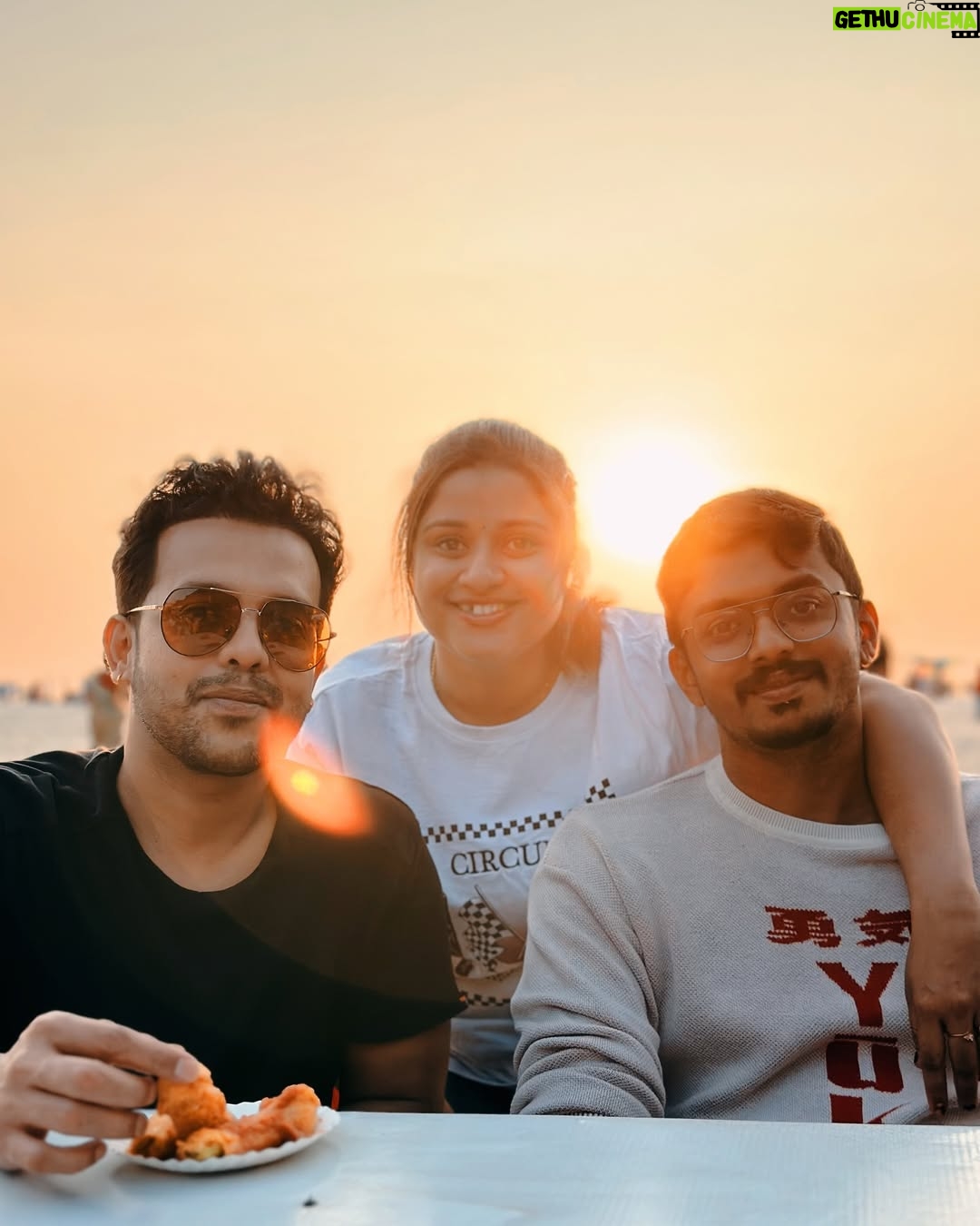 Nimmy Arun Gopan - 5.4K Likes - Beach girl forever! ♾️ 🌅
A calm and fulfilling weekend well spent ✨
@arungopanlive @babyaaryan_ @nivi_tha.kalyani ❤️