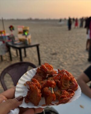 Nimmy Arun Gopan Instagram - Beach girl forever! ♾️ 🌅

A calm and fulfilling weekend well spent ✨

@arungopanlive @babyaaryan_ @nivi_tha.kalyani ❤️