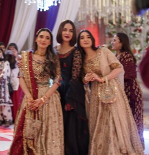 Nimra Khan Instagram - ❤️🖤