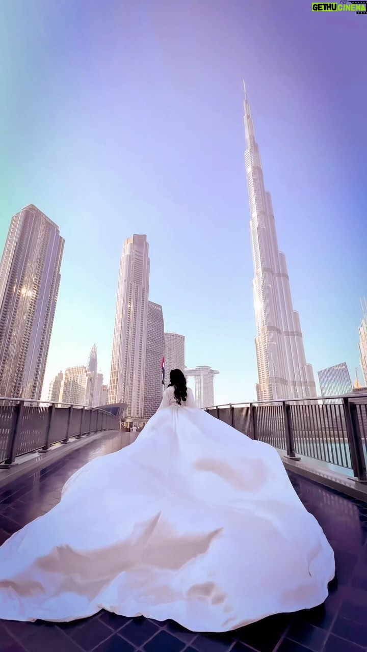 Nimra Khan - 25.1K Likes - 🤍 day dreaming
#dubai #daydreamer #flyingdress #fantasy #manifestation #feelitreelit
