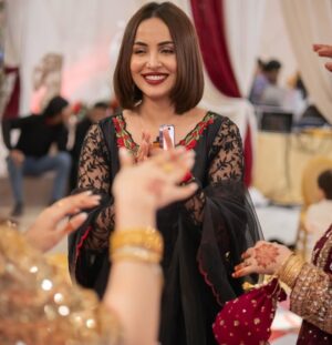 Nimra Khan Instagram - ❤️🖤