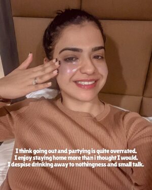 Nishtha Gandhi Instagram - All of these realisations and journaling happens when you spend time with your self ✨🥰 

The calmness, the weather, escaping the ordinary felt like a dive into my deepest fears, realisations and desires. 

That’s why I love leaving my city every once in a while, even if it’s a short ride away- it gives me a reason to reflect on life, and recoup my thoughts and make note so I can emerge as a better person.

What is that one thing you’re not ashamed to admit? Let’s chat in the comments? ✨

Thanks for having us @namah_jimcorbett 
.
.
weekendgetaway monologue coupletravel travelbloggerlife travelstories jimcorbett