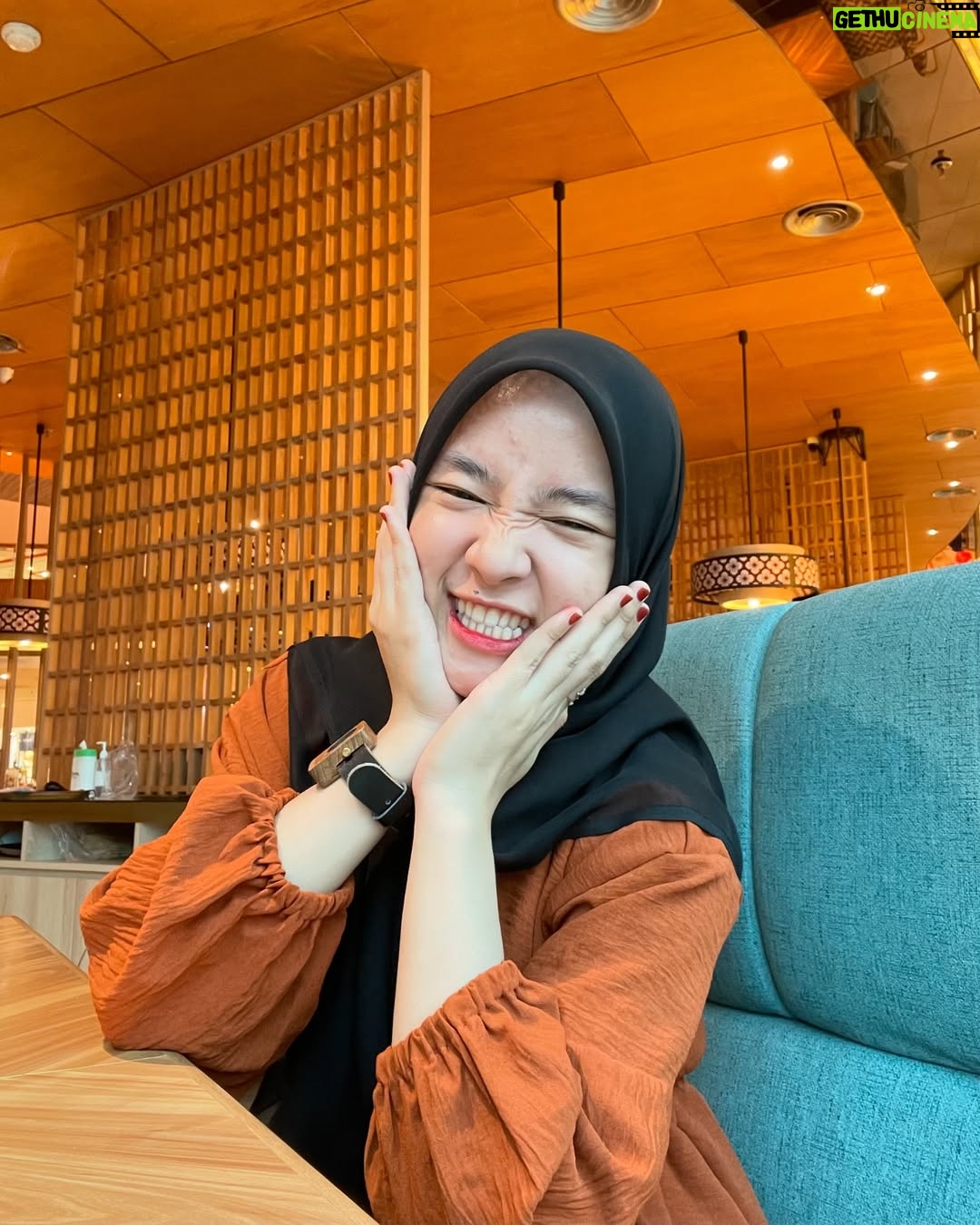 Nissa Sabyan - 98.9K Likes - yummy🤤🥰😘