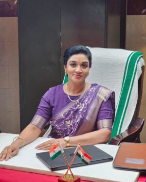 Nitha Promy Instagram - Pay no attention to what people say. Pay very close attention to what they do.....

#pic #shoot #shootday #photooftheday #instagram #instapic #photo #instagramers #nithapromy #life #instagood #instapost #malayali #mallu #insta #picture