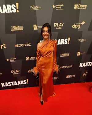 Nora Gharib Instagram - Kastaars! halen: check!🏆 Nu terug recupereren voor alweer een leuke K3-repetitie weeeeek, oyá 💃🏽