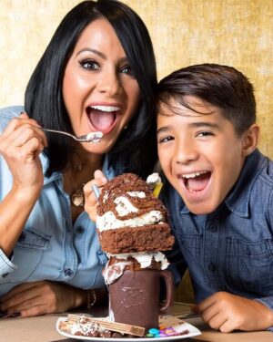 Norkys Batista Instagram - Recordar es vivir, TE AMO HIJO, eres mi mayor tesoro, ORGULLOSA DE MIIII como madre, por cómo te he cuidado y criado, y por tus valores.

Orgullosa de tiii cada día mi @sebastianluttinger ❤️ ERES VALIOSO Y EXITOSO🙏🏼❤️ TE AMO❤️

ERES UN SER HUMANO NOBLE E INCREÍBLE😍
ERES FUERTE, SEGURO, Y LO MÁS IMPORTANTE👉🏼LLENO DE AMOR❤️ 

#NorkysBatista